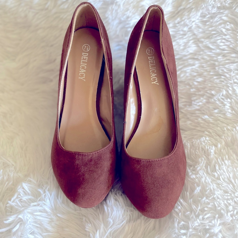 Brown NWOT brown wedge 🤎 size 7 1/2